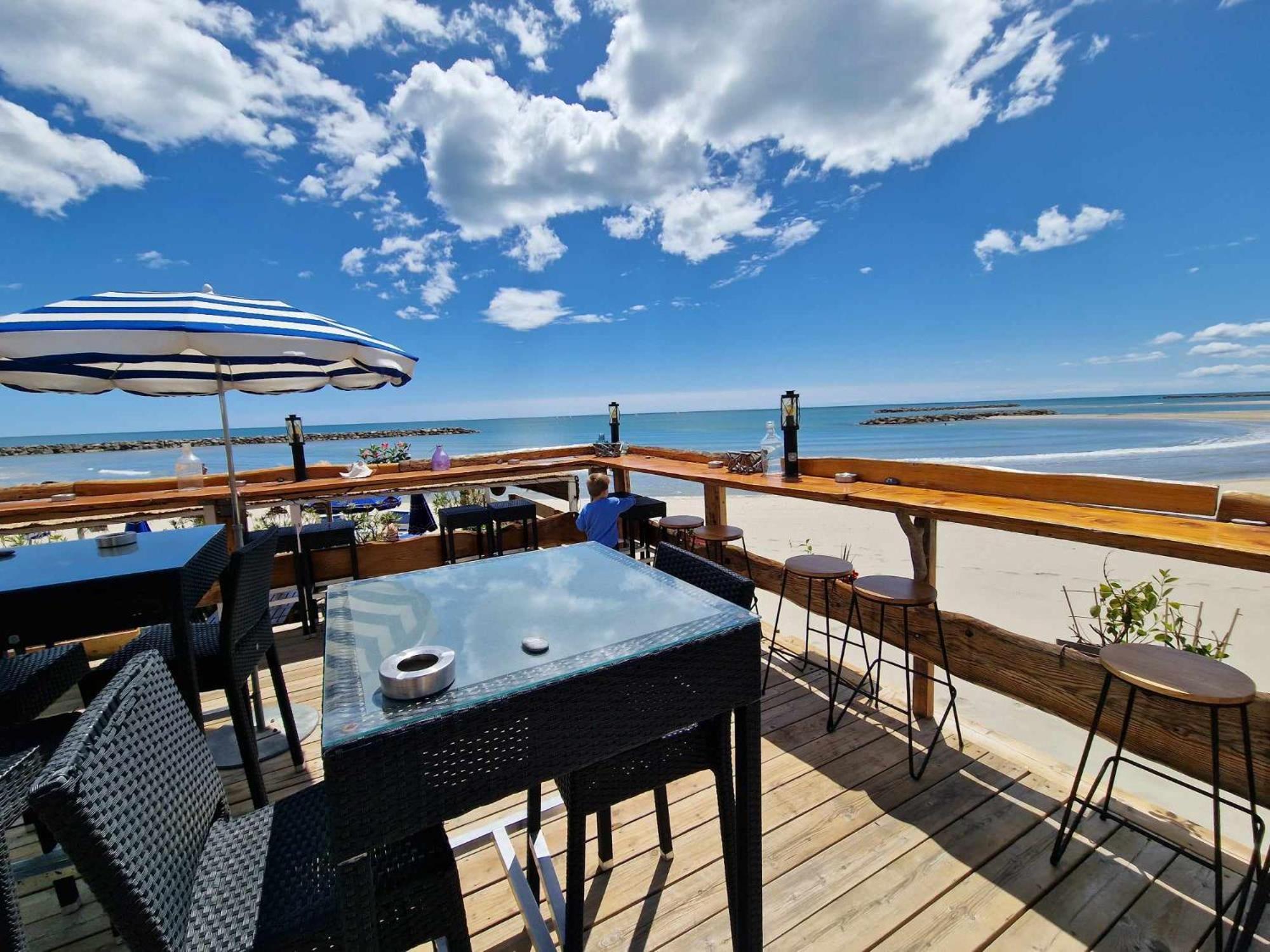Appartement 1ere Ligne Piscine Terrasse Au Bord De La Front De Avec 6 Vélos